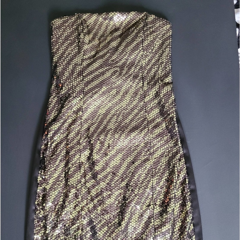 XOXO | SEQUINS STRAPLESS DRESS